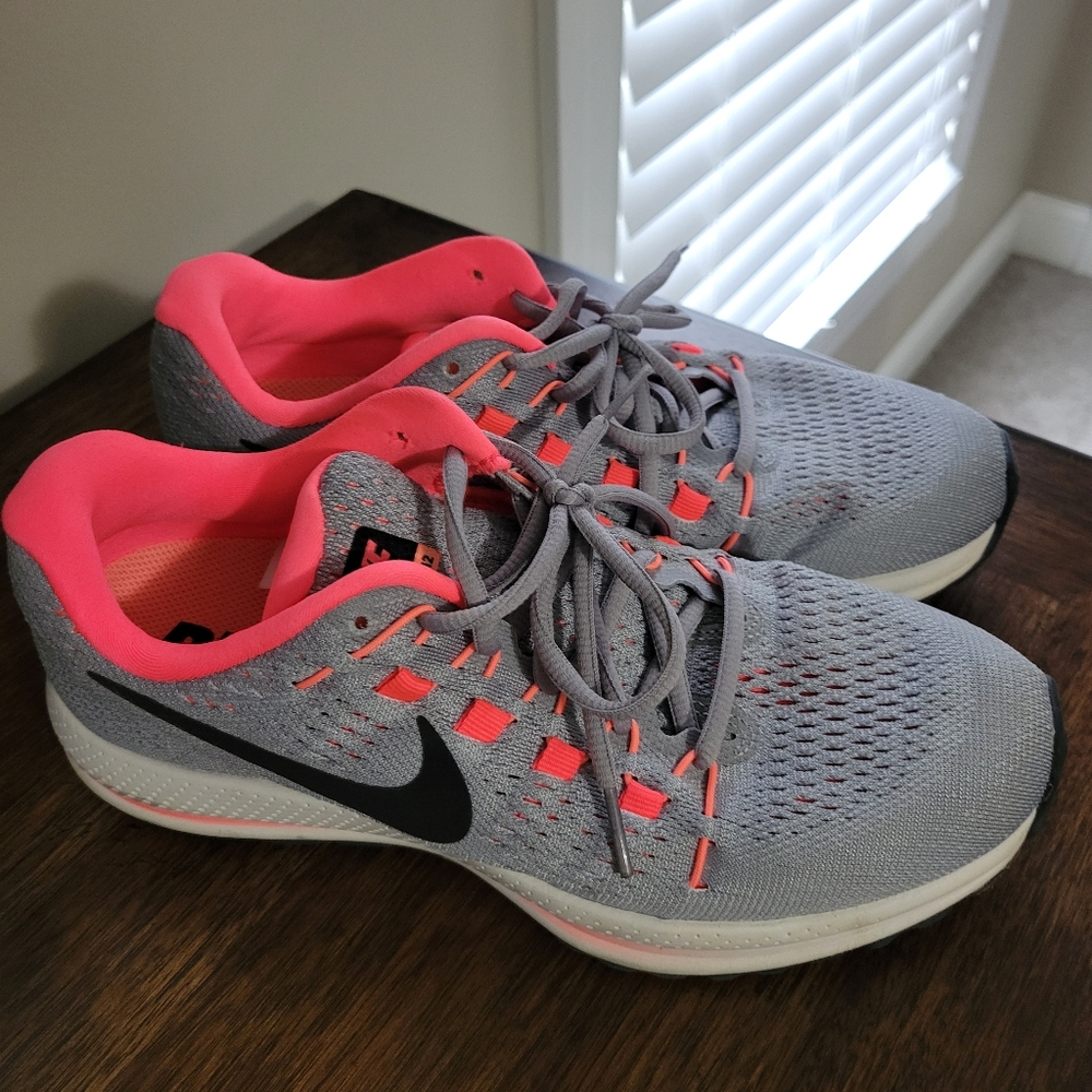 Nike Zoom Vomero 12 Women's Athletic Shoes in Gray and Pink. Like New! - Picture 2 of 7